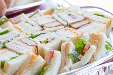 美味しそうなミックスサンドイッチ