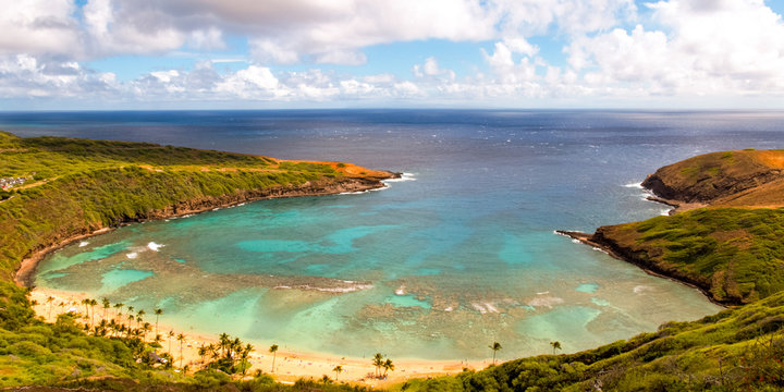 Hanama Bay on Oahu, Hawaii