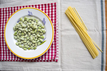 spaghetti with broad beans