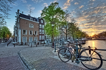 Fototapeta na wymiar Erwachendes Amsterdam