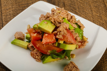 Tuna and avocado salad