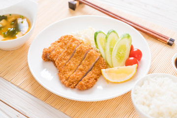 Japanese deep fried pork cutlet (tonkatsu set)