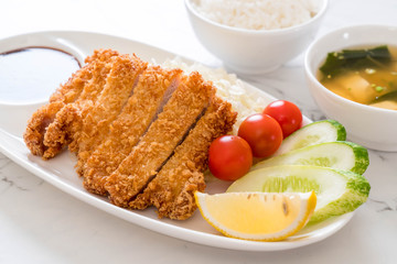 Japanese deep fried pork cutlet (tonkatsu set)