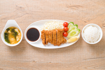 Japanese deep fried pork cutlet (tonkatsu set)