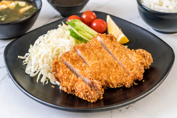 Japanese deep fried pork cutlet (tonkatsu set)