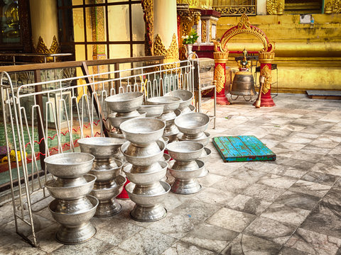 Details of Sule Pagoda in Yangon.