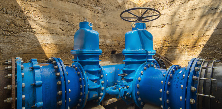 Large valves on the pipeline.