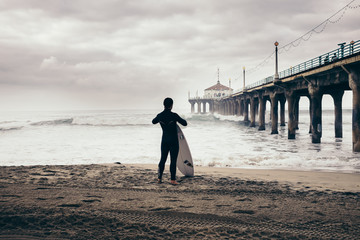 Surfer am Strand in Los Angeles 