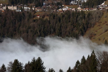 Mare di nebbia nelle alpi