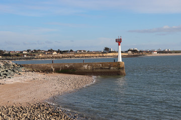 Nouvelle-Aquitaine - Charente-Maritime- L'Houmeau - Port du Plomb - Vue sur le phare