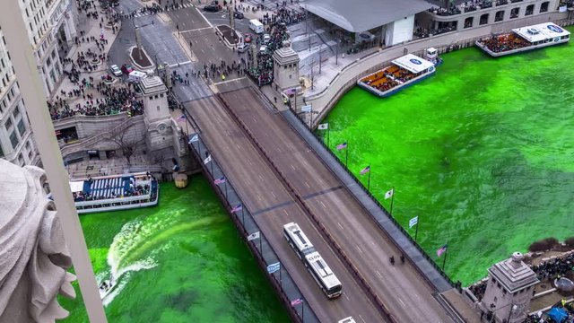 Dyeing Chicago river green up close