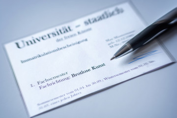 Immatrikulationsbescheinigung für die Studienrichtung Brotlose Kunst