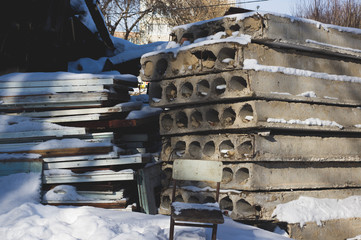 Old concrete ceilings, set by the post after the demolition of the dilapidated dilapidated house....