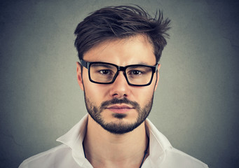 Obraz premium Serious handsome man in eyeglasses