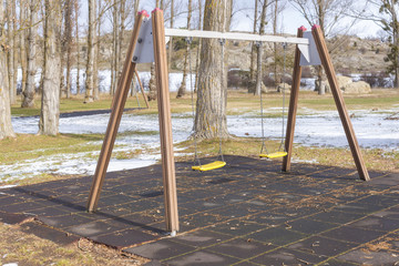 Columpios en el monte Valonsadero (Soria, España).