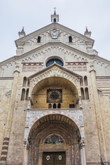 Fototapeta premium Verona Cathedral (Cattedrale Santa Maria Matricolare or Duomo di Verona) - Romanesque style Catholic cathedral in Verona, northern Italy, dedicated to the Blessed Virgin Mary. Italy.