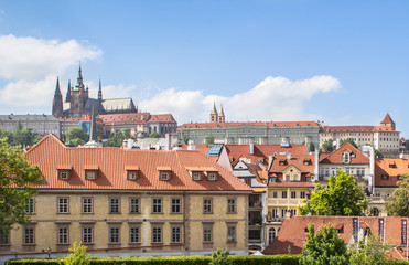 Fototapeta na wymiar View of the St. Vitus Cathedral and Prague Castle