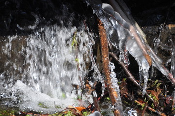 gefroren am wasserfall