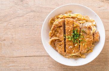 fried pork cutlet rice bowl (Katsudon)
