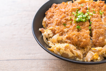 fried pork cutlet rice bowl (Katsudon)