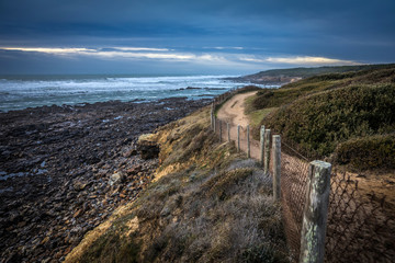 Chemin le long de la côte de Cayola (Les Sables d'Olonne, France)