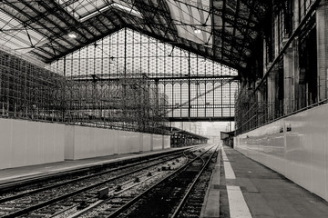works at Austerlitz station in Paris