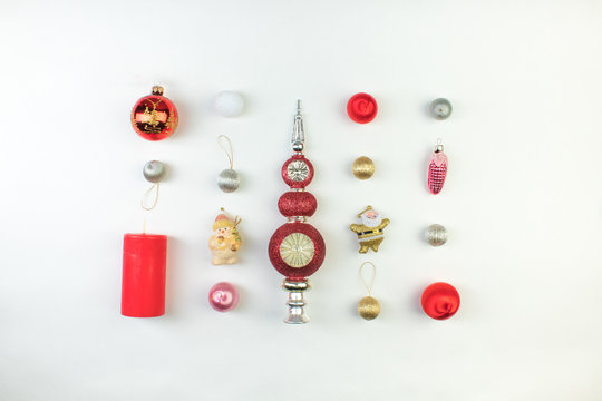 Christmas composition. Gift, christmas decoration, pine cones. Flat lay, top view.