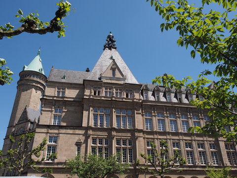 Die Stadt Luxemburg (luxemburgisch Stad L&euml;tzebuerg) ist die Hauptstadt des Gro&szlig;herzogtums Luxemburg
