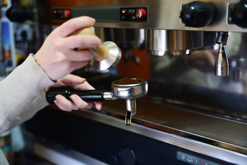 Preparation of espresso in electric professional coffee machine
