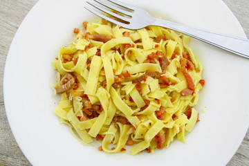 tagliatelles fraîches aux lardons
