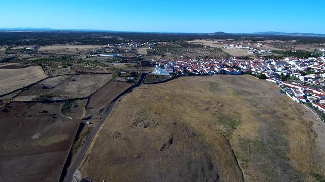 Drone en Villanueva del Fresno,localidad de Badajoz en Extremadura (España) junto a la frontera con Portugal. Video aereo con Dron