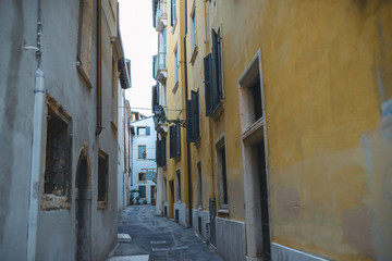 Obraz na płótnie Canvas Narrow Street in Italy