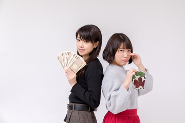 女子大生 奨学金 所得格差