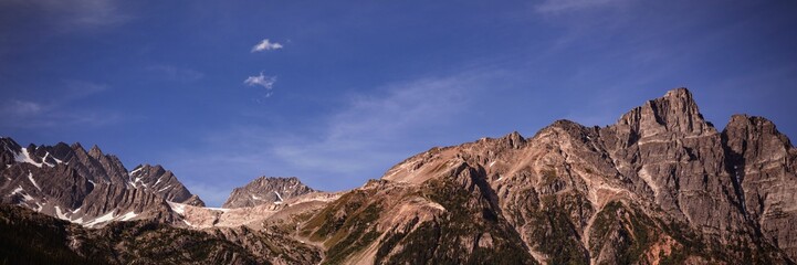Fototapeta na wymiar Mountain ranges on a sunny day