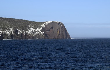 Fototapeta na wymiar Winter seascape along the coast of Newfoundland Canada, near Flatrock