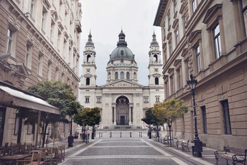 Fototapeta na wymiar Budapest - St. Stephen's Basilica, Hungary. View of Szent Istvan Bazilika from Zrinyi Utca.