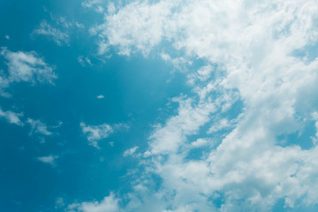 Fototapeta na wymiar Blue sky with white clouds 
