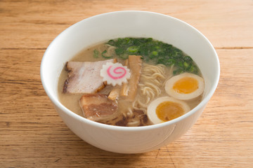 とんこつラーメン