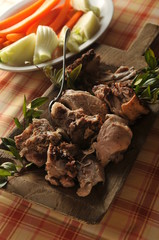 イタリア、サルデーニャ島の子豚料理ポルチェッドゥ