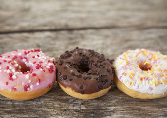 trois donuts 