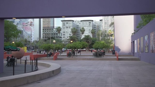 Outdoor restaurants in Pershing Square