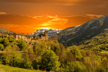 Sunset in the natural park of Ordesa, Huesca - obrazy, fototapety, plakaty