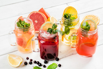 summer drinks with berries