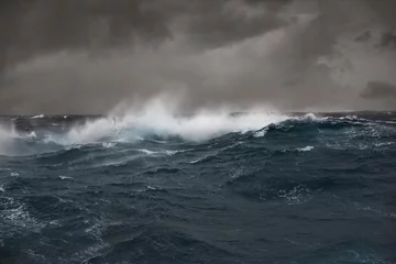 Badezimmer Foto Rückwand Meereswelle im Atlantik während des Sturms © andrej pol