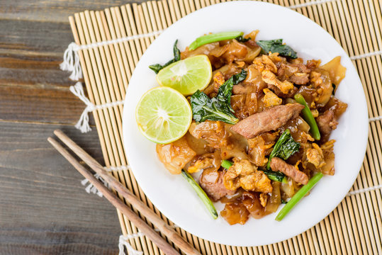 Thai food, stir fried rice noodles in soy sauce (Pad See Ee)