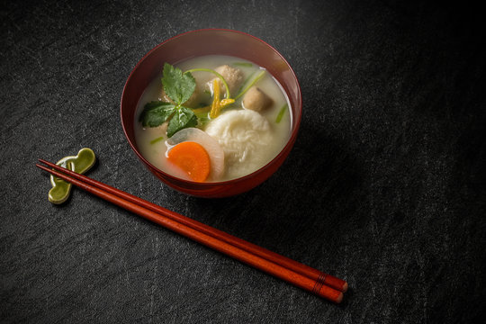お雑煮　miso soup with rice cakes and vegetables