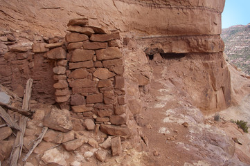 Ancient Anizasi ruins on cliff side in the Bears Ears wilderness in Southern Utah.