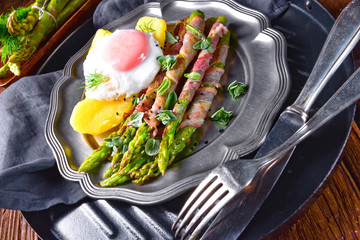green asparagus from the grill with egg
