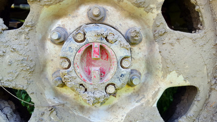 4wd drive selector red button on the wheel