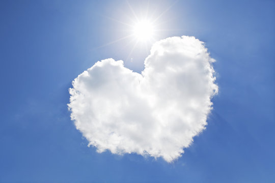 142 7 件の最適な ハートの雲 画像 ストック写真 ベクター Adobe Stock